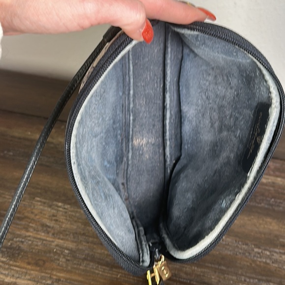 GUCCI Vintage GG Plus Camera Bag! In Great Vintage Condition!! - Picture 11 of 16